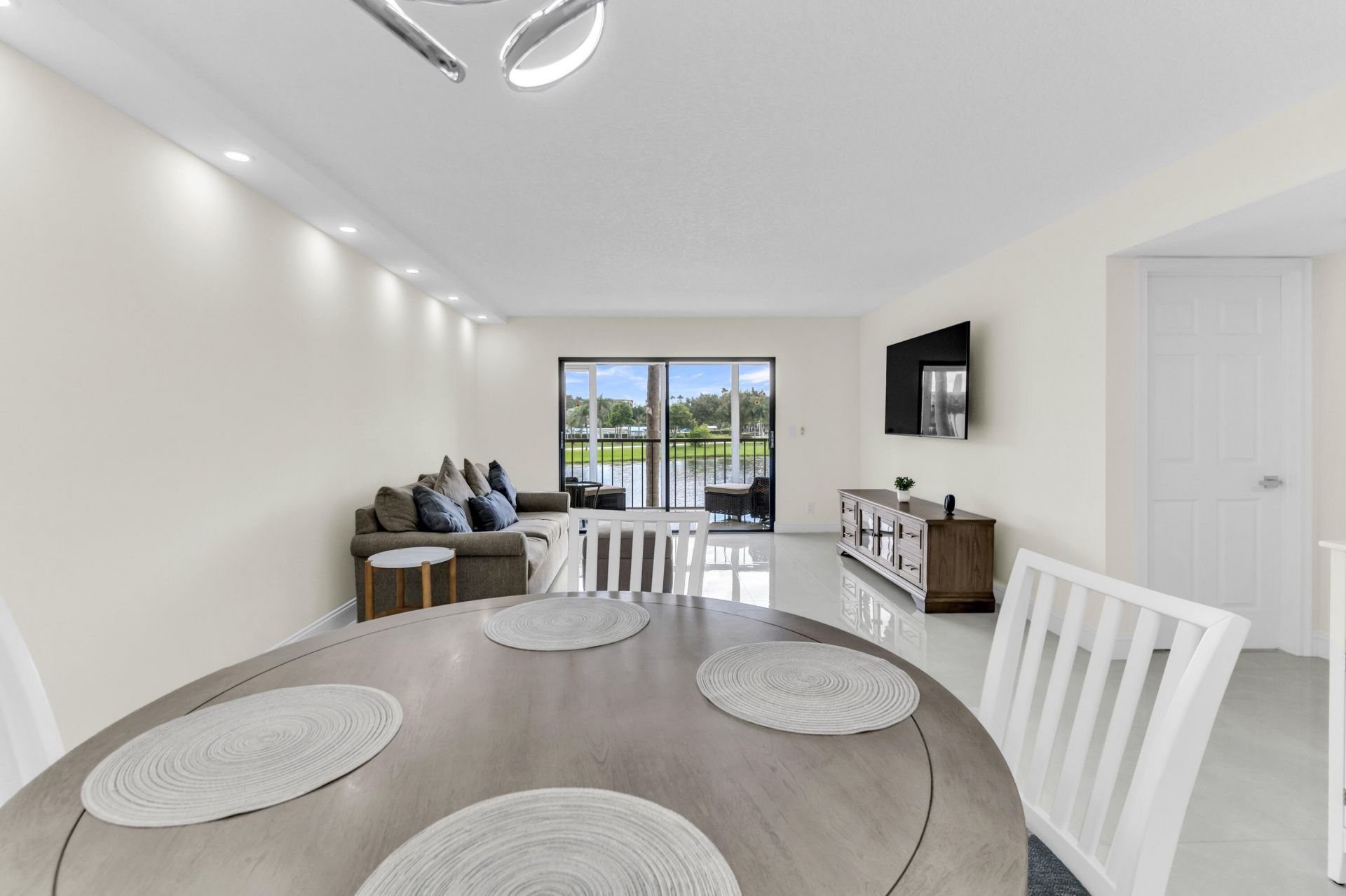 7320 Amberly Lane, Unit 208, Delray Beach, FL 33446 Photo