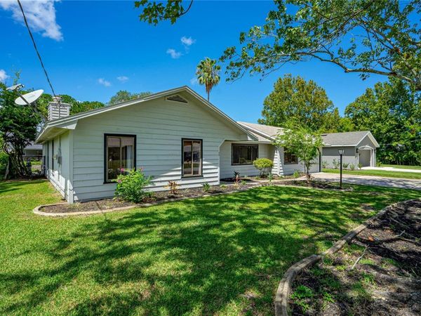 39 FLEETWOOD DRIVE , PALM COAST, FL 32137