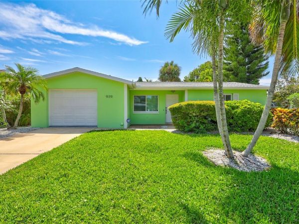 929 BRUCE AVENUE , CLEARWATER, FL 33767