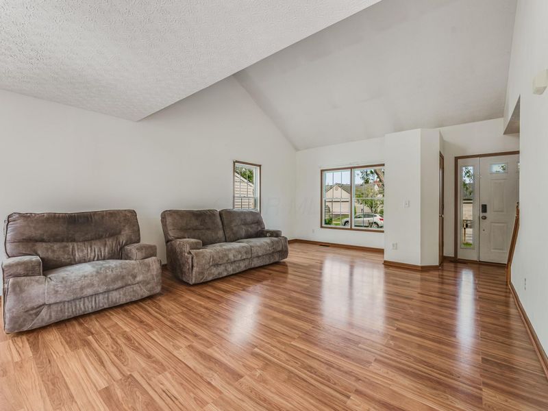 237 Rainswept Drive, Galloway, OH 43119 Photo 4