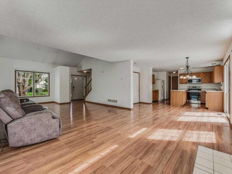 237 Rainswept Drive, Galloway, OH 43119 Photo 5