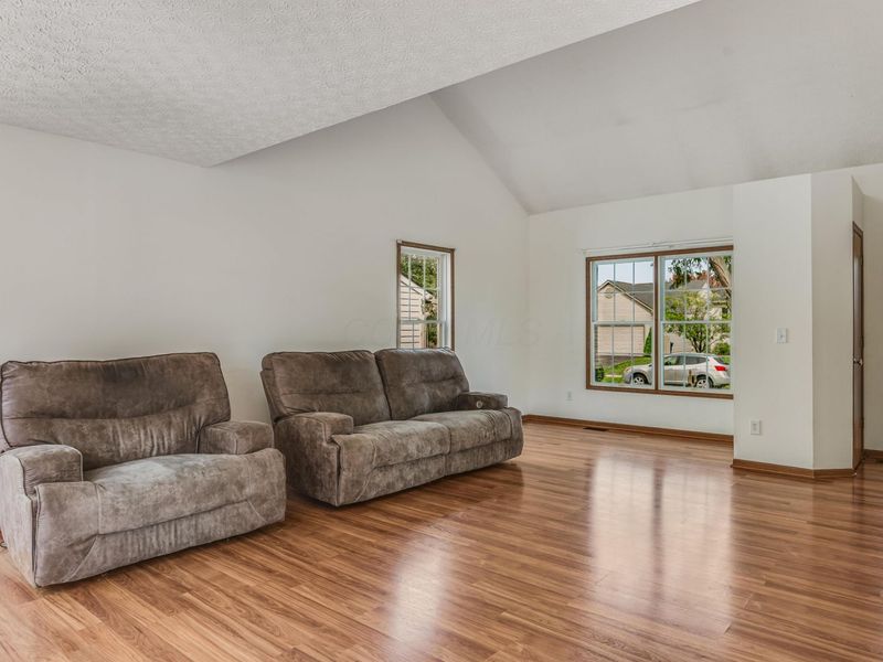 237 Rainswept Drive, Galloway, OH 43119 Photo 6