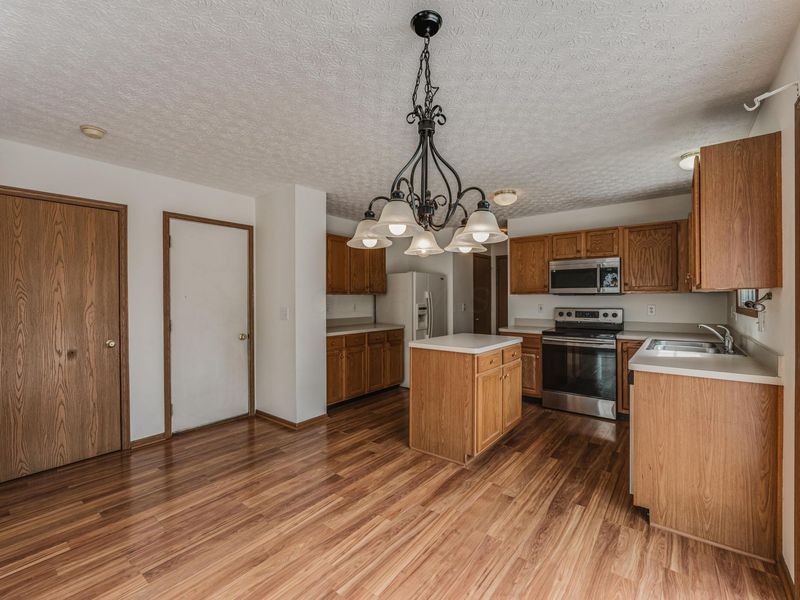 237 Rainswept Drive, Galloway, OH 43119 Photo 9