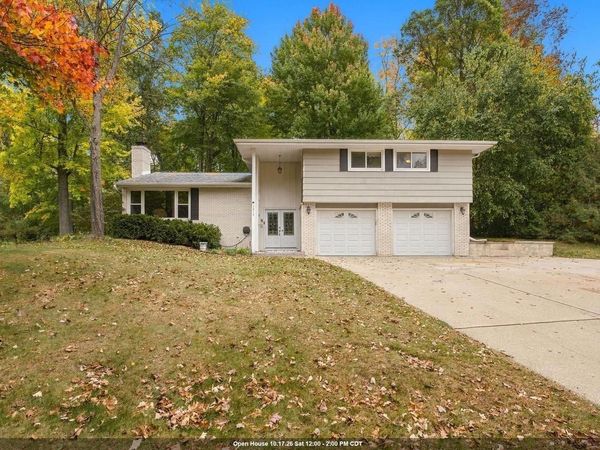 1815 VALORANE BOULEVARD, Green Bay, WI 54304