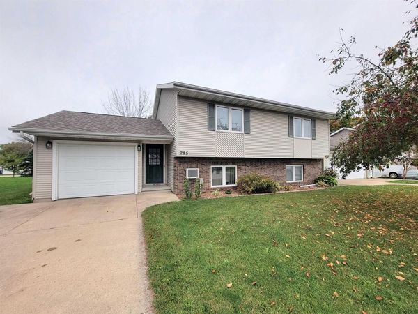 285 WINTERGREEN DRIVE, Omro, WI 54963
