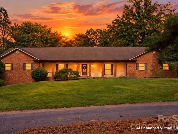3121 Oakmont Road , Statesville, NC 28625