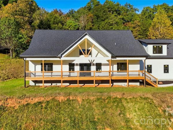 431 Tahlfield Road , Sylva, NC 28779