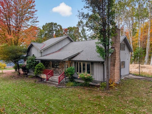 7724 W Lake Drive, Canadian Lakes, MI 49346