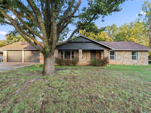 1701 Town And Country Drive , Sand Springs, OK 74063