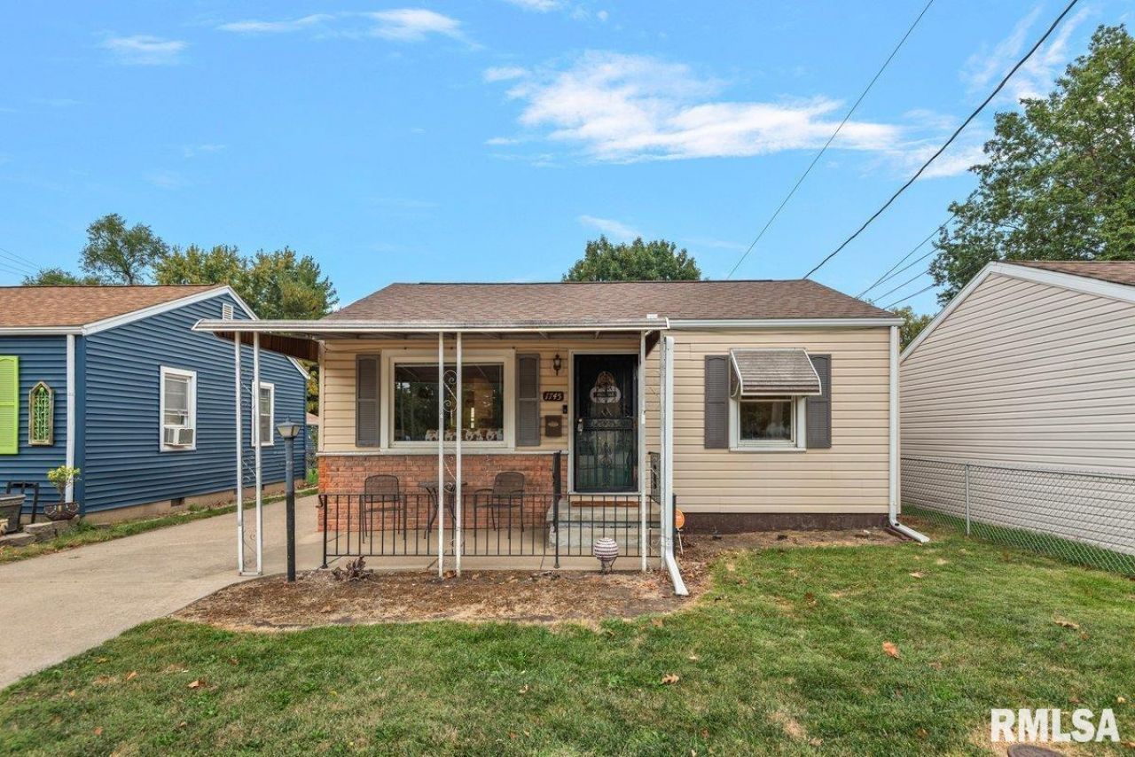 1745 Griffiths Avenue, Springfield, IL 62702 Main Photo