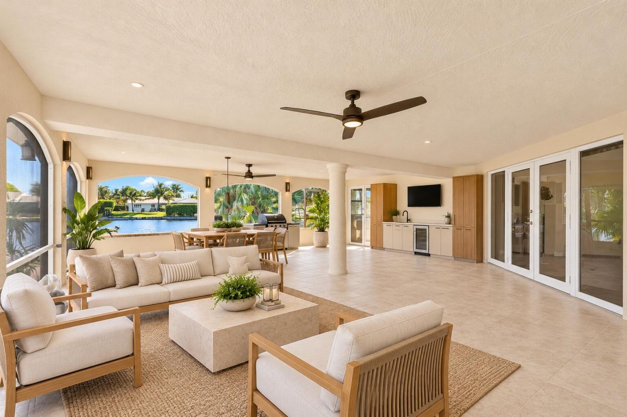 7438 Pine Tree Lane, West Palm Beach, FL 33406 Photo