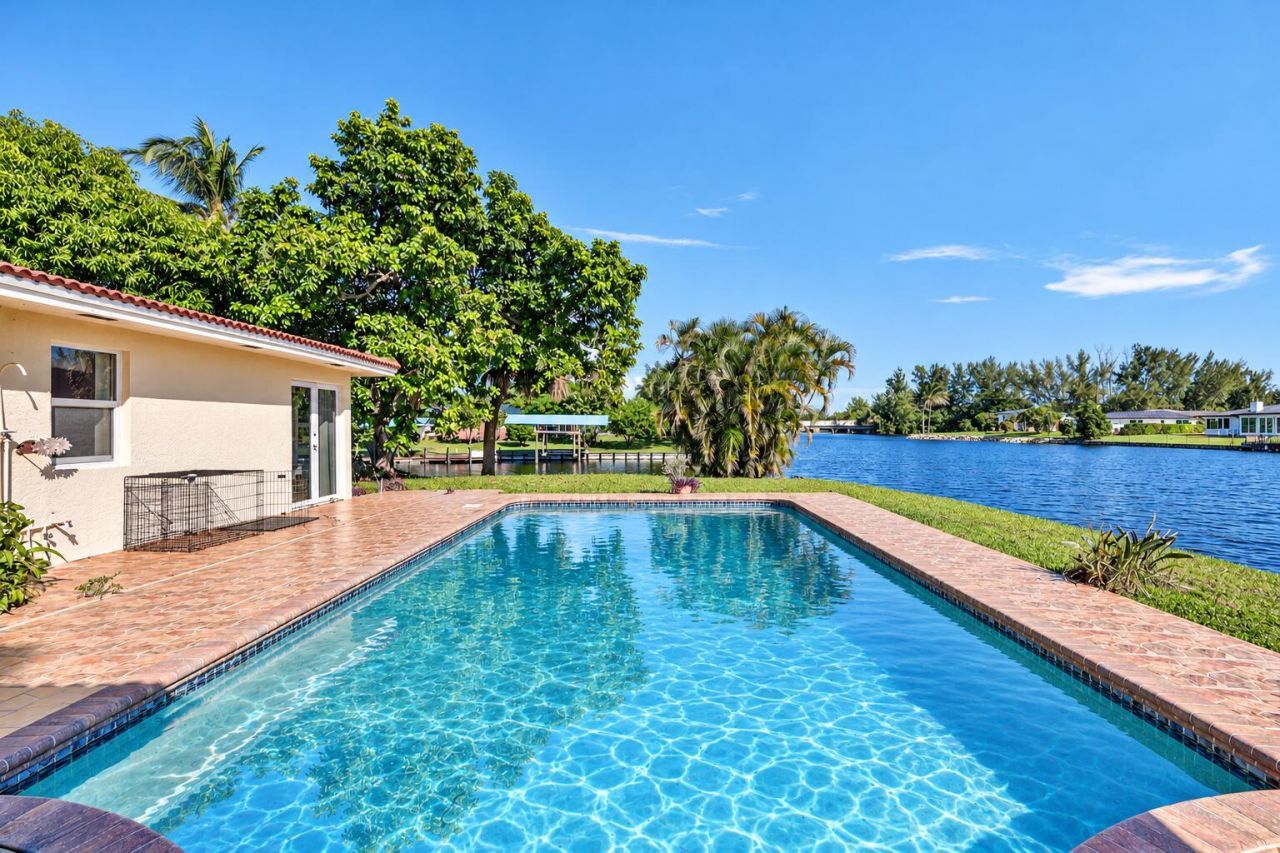 7438 Pine Tree Lane, West Palm Beach, FL 33406 Photo