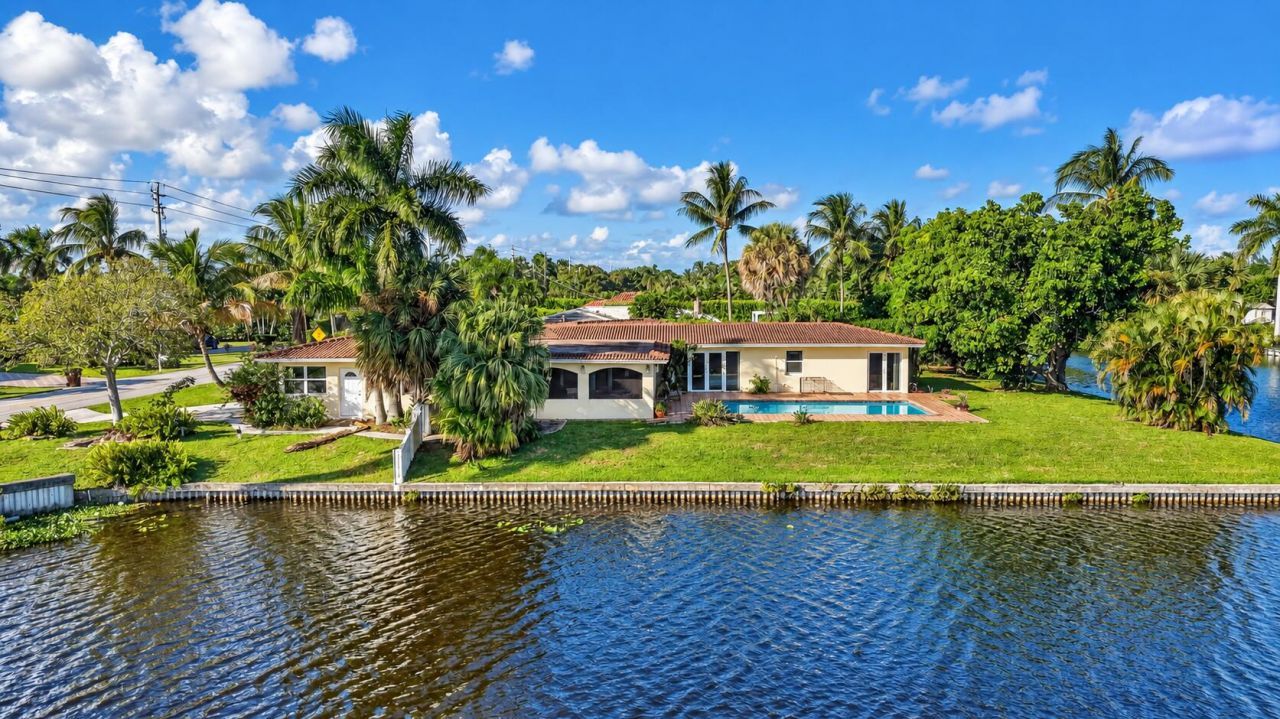 7438 Pine Tree Lane, West Palm Beach, FL 33406 Photo