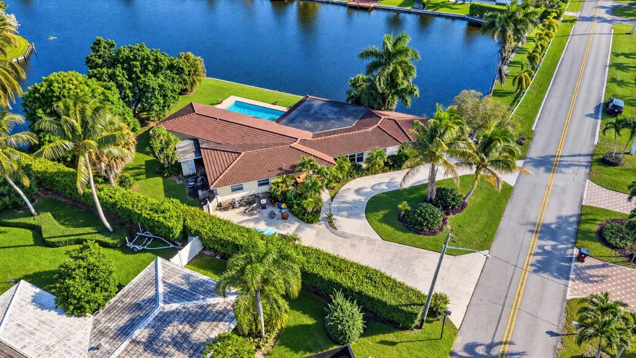 7438 Pine Tree Lane, West Palm Beach, FL 33406 Photo