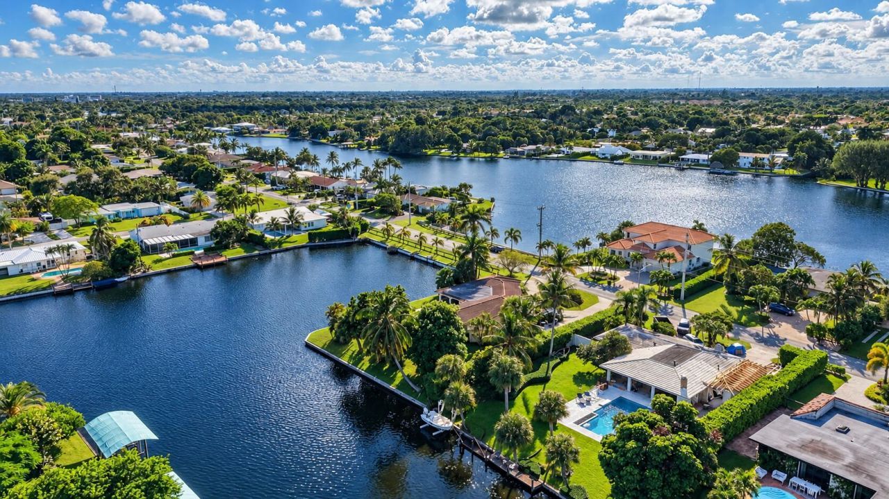 7438 Pine Tree Lane, West Palm Beach, FL 33406 Photo