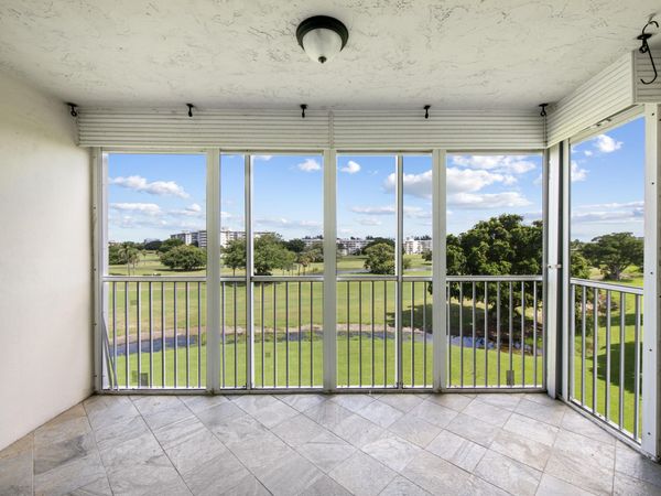 2851 S PALM AIRE Drive, Unit 503, Pompano Beach, FL 33069