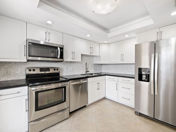 2851 S PALM AIRE Drive, Unit 503, Pompano Beach, FL 33069
