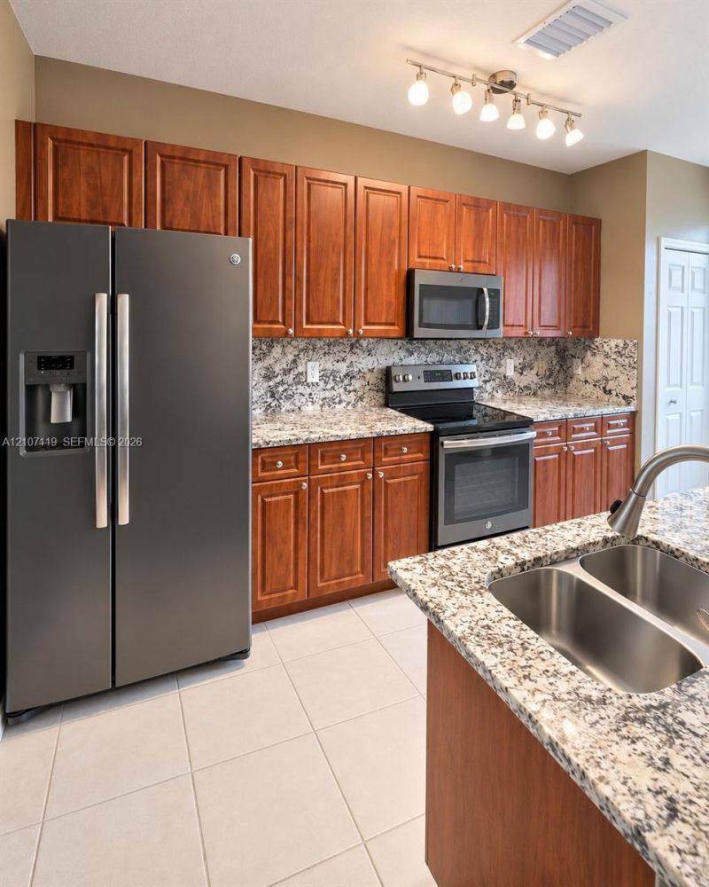 10828 SW 243rd St , Unit 1028, Homestead, FL 33032 Photo