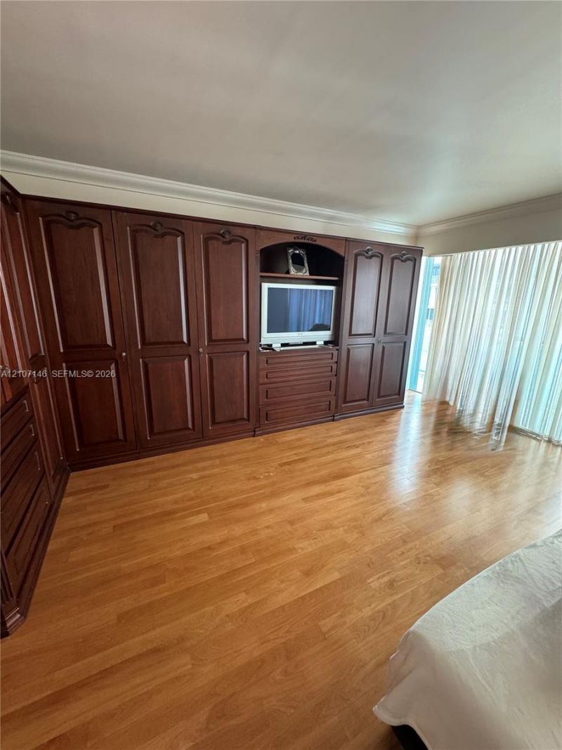 10101 Collins Ave , Unit 9A, Bal Harbour, FL 33154 Photo
