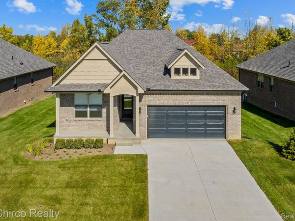 8171 Cherry Bloossom lane , Shelby Township, Mi 48316