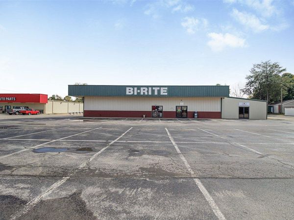 607 S Dixie Highway , Cave City, KY 42127