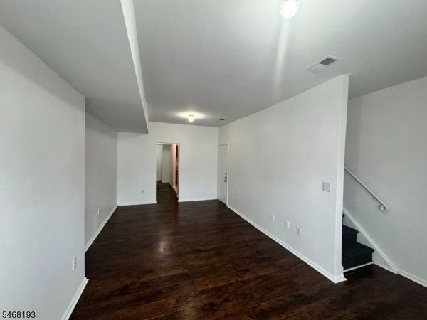 44 3Rd St, Newark, NJ 07107