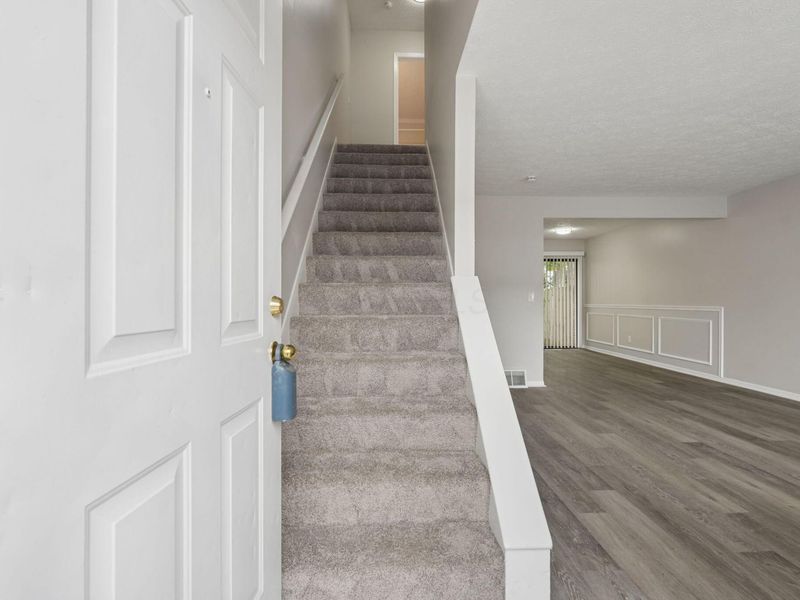 3111 Highcliff Court, Columbus, OH 43231 Photo 2
