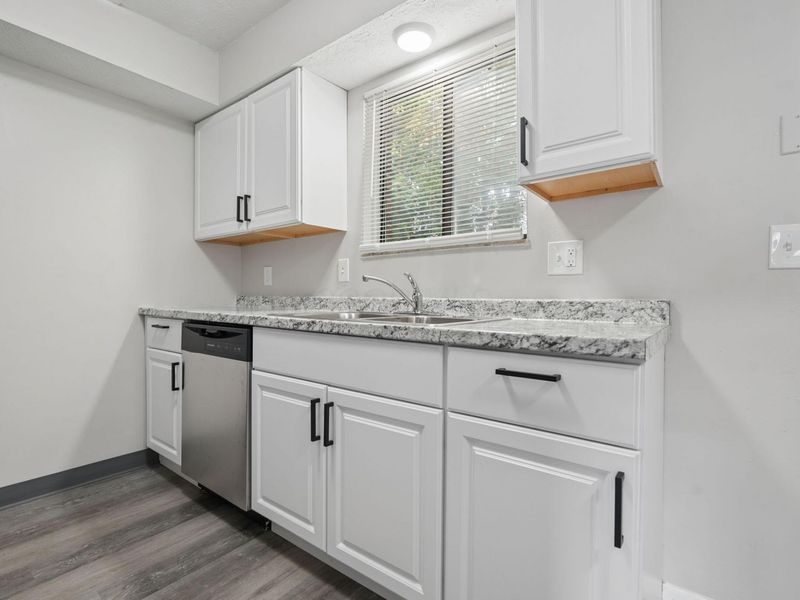 3111 Highcliff Court, Columbus, OH 43231 Photo 7