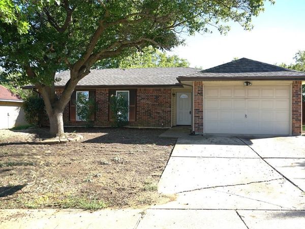 1104 Cedar Hill Lane, Arlington, TX 76014