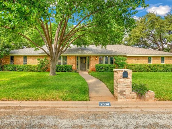 2534 Meadow Lake Drive, Abilene, TX 79606