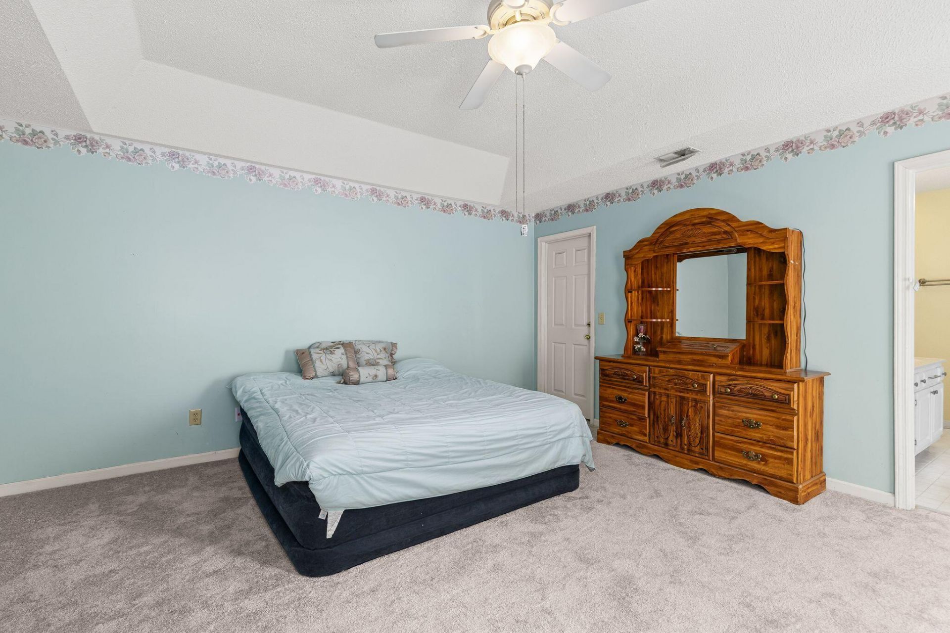 103 Red Cypress Drive Photo 16