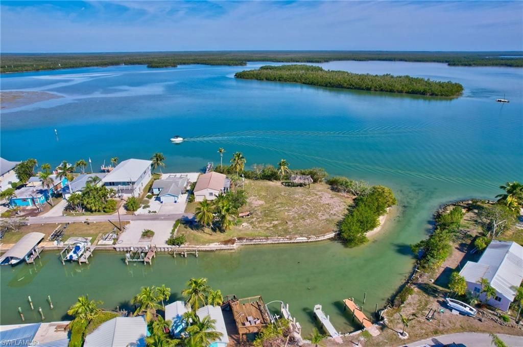105 Bayshore Way, Goodland, FL 34140 Photo