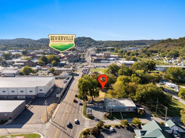 226 E Main St , Sevierville, TN 37862