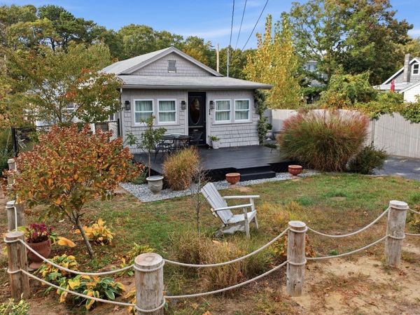 20 Fairbanks St, Wareham, MA 02571