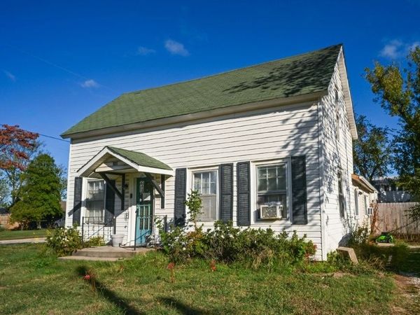 321 W Oak Street, Rogers, AR 72756