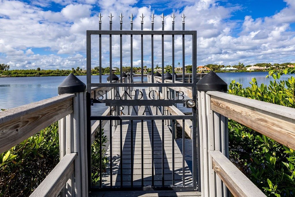 845 Island Club Lane, Vero Beach, FL 32963 Photo