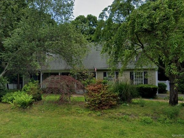 42 Jomar Road , Shoreham, NY 11786