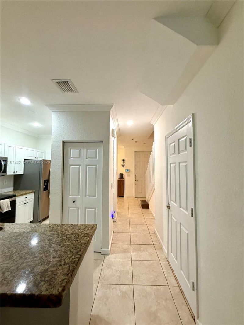 153 SE 28th Pl, Unit 7, Homestead, FL 33033 Photo