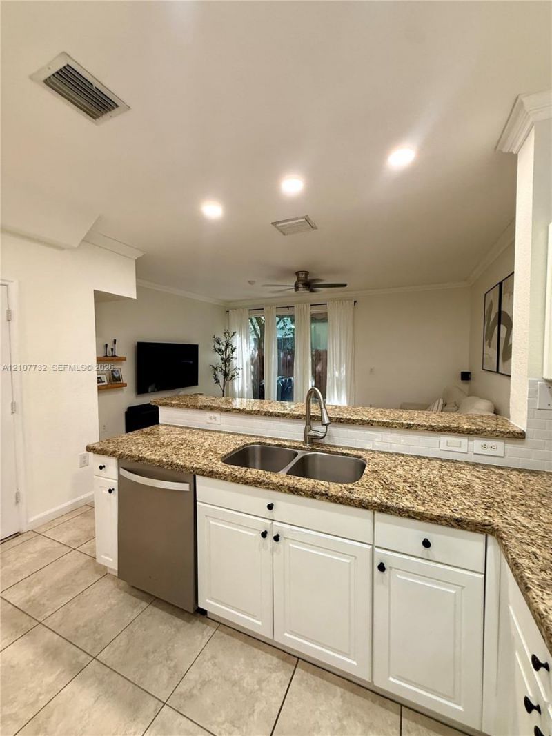 153 SE 28th Pl, Unit 7, Homestead, FL 33033 Photo