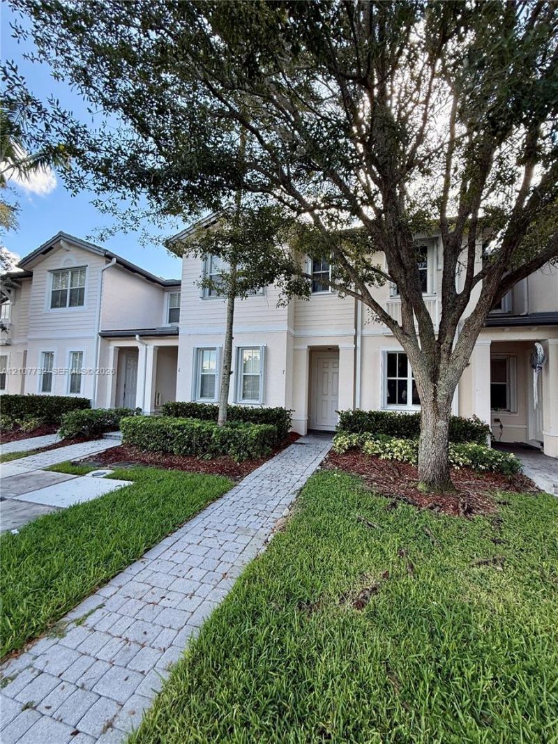 153 SE 28th Pl, Unit 7, Homestead, FL 33033 Photo