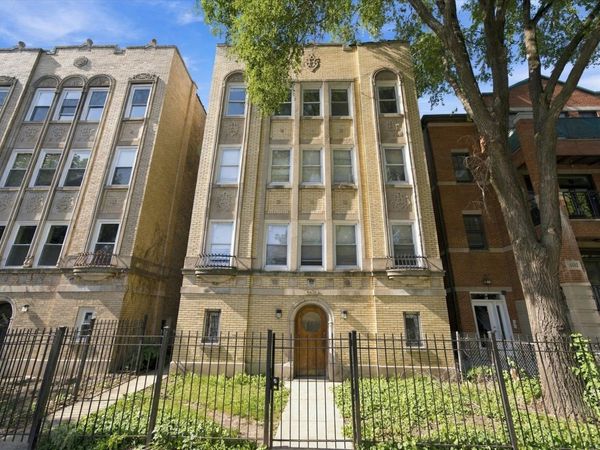 6438 N Mozart Street , Chicago, IL 60645