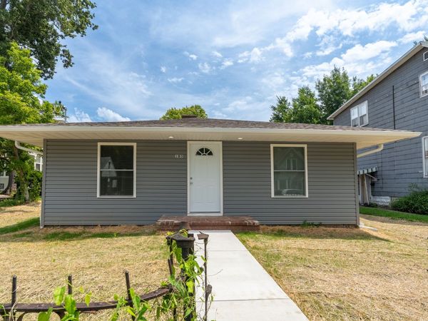 103 S Forest Avenue , Carbondale, IL 62901