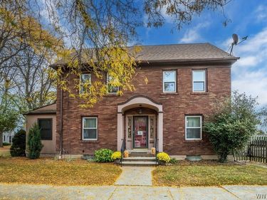 1301 Roselle Avenue , Niagara Falls, NY 14305