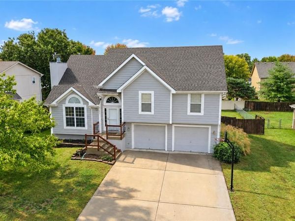 303 Park Lane, Lone Jack, MO 64070