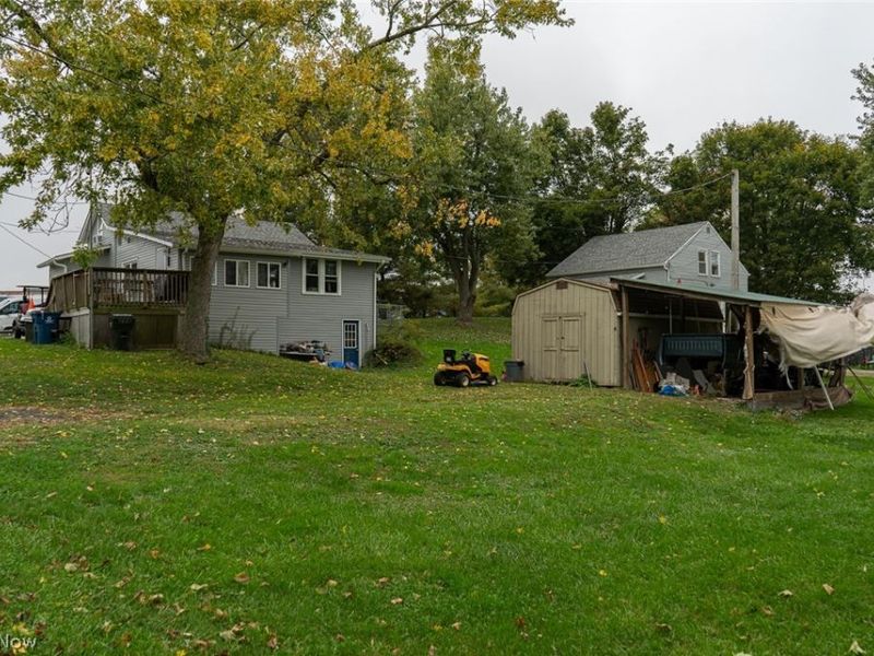 220,210 Kent Avenue NE, Hartville, OH 44632 Photo 2