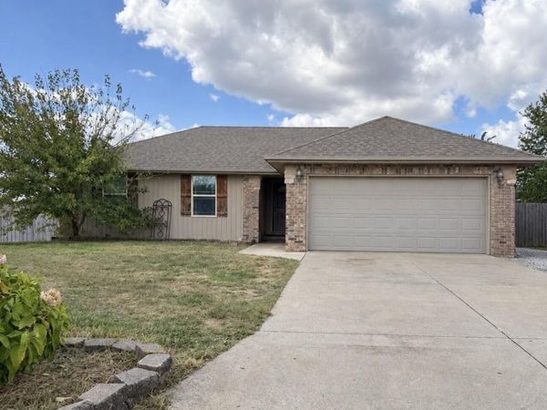 113 Cherry Avenue, Clever, MO 65631