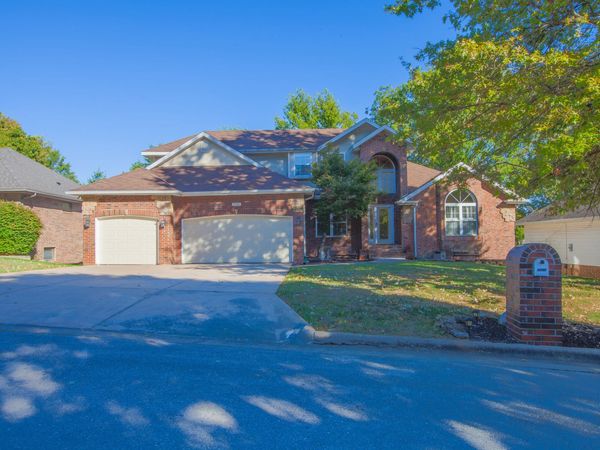 2546 S Chapel Drive , Springfield, MO 65809