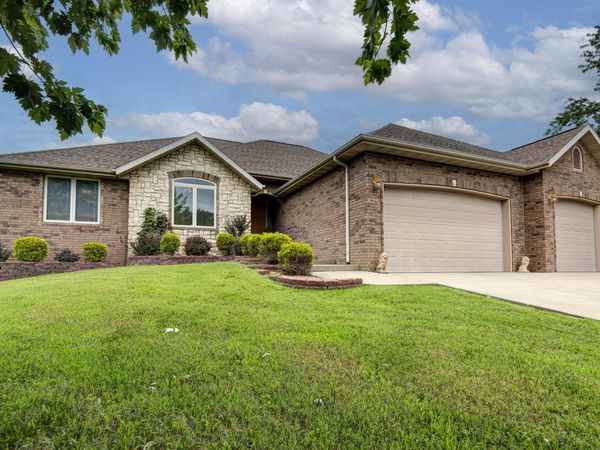 625 N Rockingham Avenue , Nixa, MO 65714
