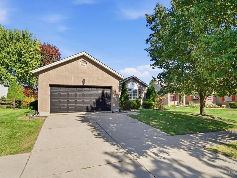 196 Rollingwood Drive, Hamilton Township, OH 45039 Photo 2
