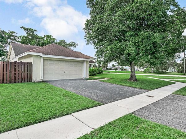 7828 ROBLE Lane, Lake Worth, FL 33467